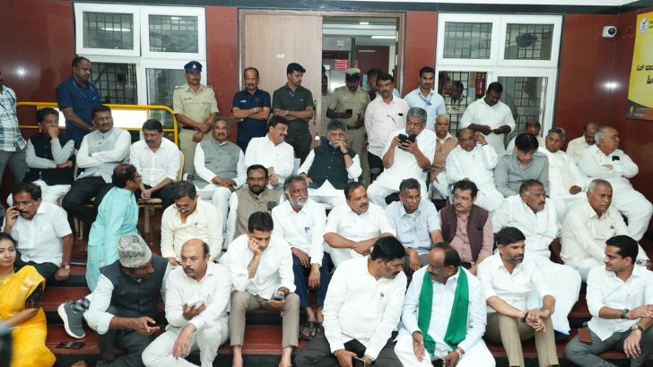 https://salarnews.in/public/uploads/images/newsimages/maannewsimage01102026_230530_Karnataka CEO (1).jpg